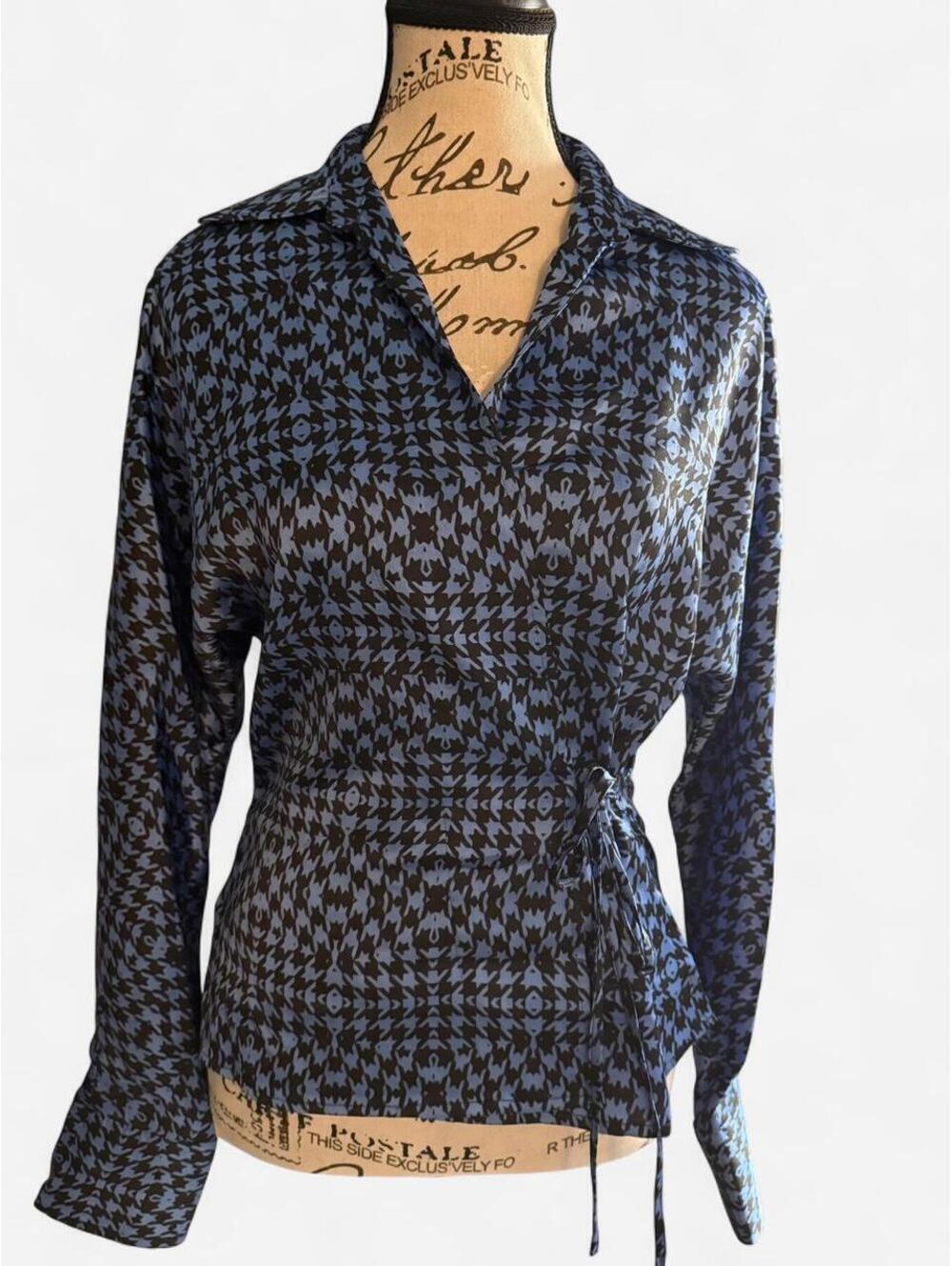 Calvin Klein Women's New With Tags Blue and Navy Houndstooth Soft Glam Blouse